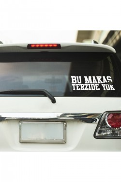 Bu Makas Terzide Yok Yazılı Araç Stickeri Bu Makas Terzide Yok Yazılı Araç Stickeri