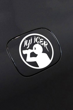 Iyi Içer Komik Depo Kapağı Sticker 11*11  cm