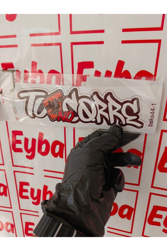 - 19x6 cm boyutlarındaki bu renkli baskı sticker, bisiklet, karavan veya otomobilinizin dış yüzeyine kolayca uygulanabilir.; - Çocuk odası dekorasyonu için ideal olan bu sticker, mekanınıza canlılık ve eğlenceli bir dokunuş katar.; - Türkiye'de üretilmiş 