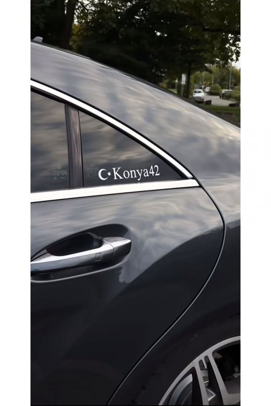 İl'e özel kelebek cam sticker